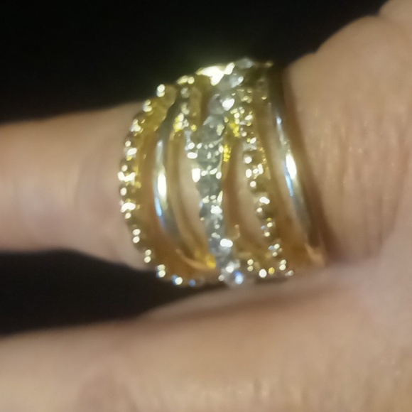 Gold tone layered stacked ring size 5 - Picture 2 of 2